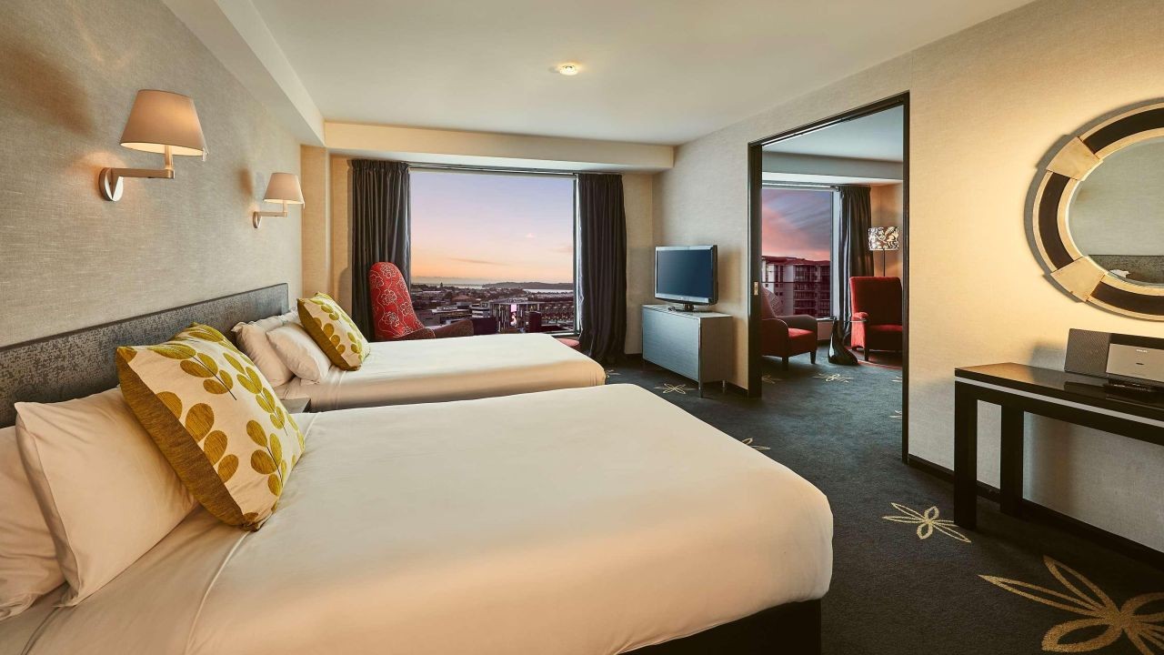 Turning Online Views Into Bookings: NZ Hotels That Master Video Marketing