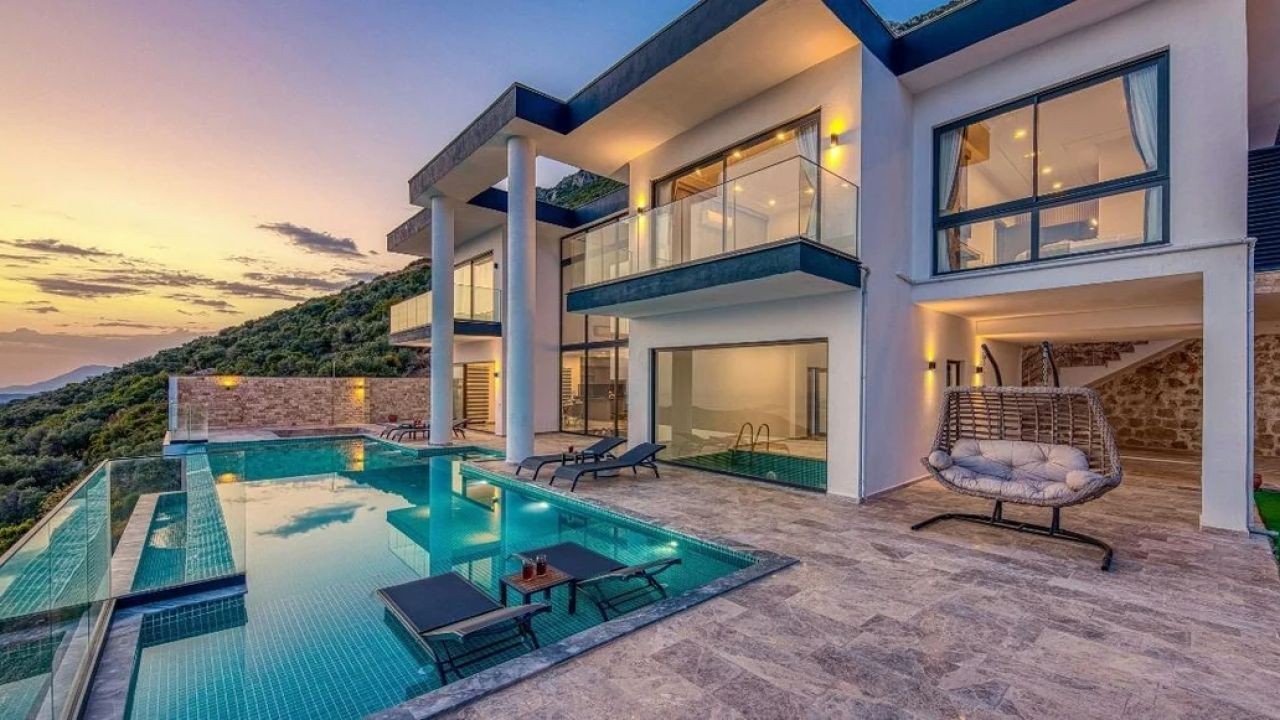 Why Queenstown and Wanaka Lead the NZ Luxury Property Market