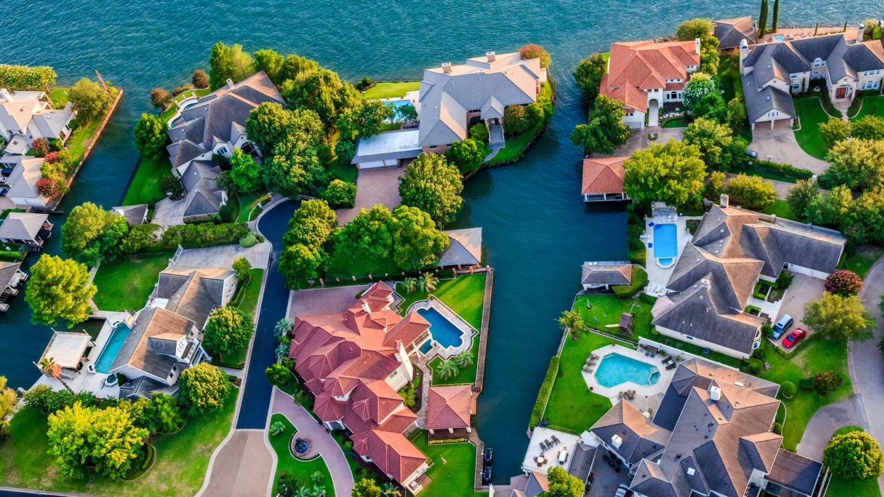 8 Reasons Why NZ’s Housing Market Is More Fragile Than Ever – A Complete Breakdown for Smart New Zealanders