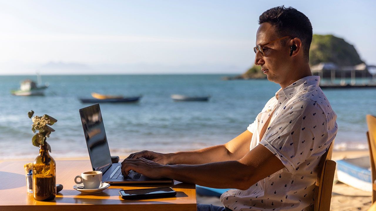 7 Ways Digital Nomads Secretly Get Around Visa Restrictions – (And Why You Should Care in 2025)