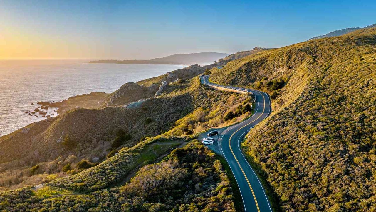 How Coastal Road Trip Videos Attract Self-Drive Tourists to New Zealand