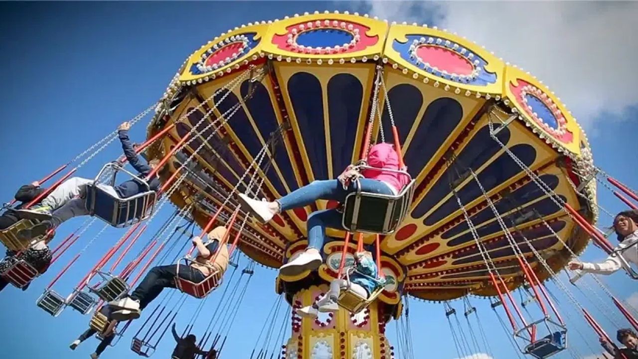 Why Theme Park and Water Park Videos Attract Families to New Zealand