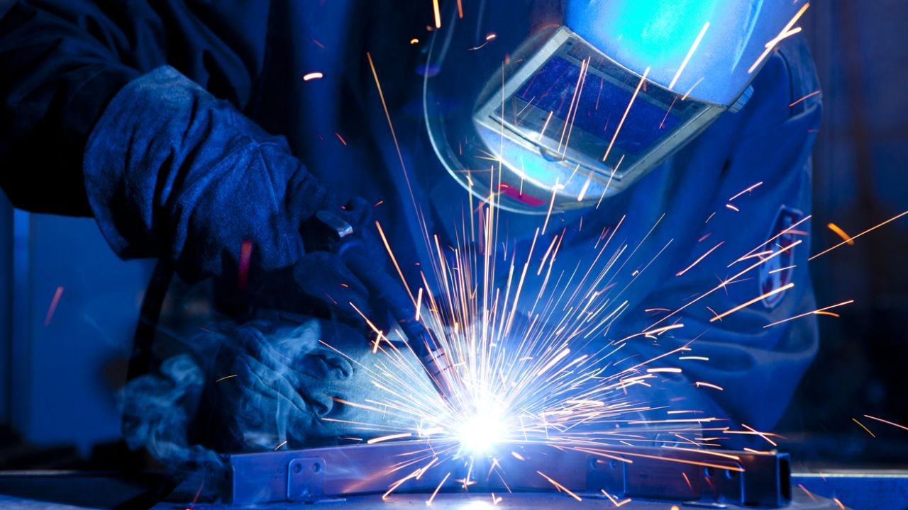 Outback teen turns welding into station sign side hustle – Why 2025 Will Be a Turning Point in Australia