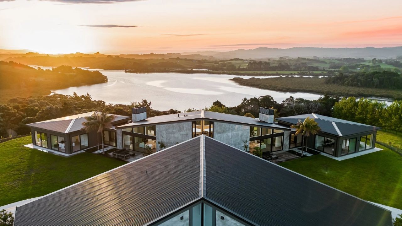 The Next Big Trend in Australian Luxury Real Estate – Floating Homes? – The Aussie Strategy You Need to Know
