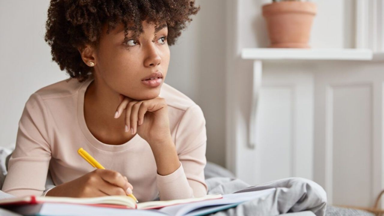 Journaling vs. Talking to a Therapist – What’s More Effective? – The Untold Truth Every Aussie Must Hear