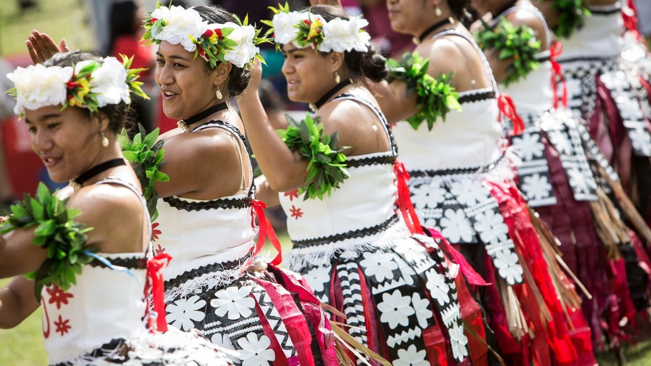 From Pasifika Culture to Māori Heritage: Highlighting Local Stories Online in NZ