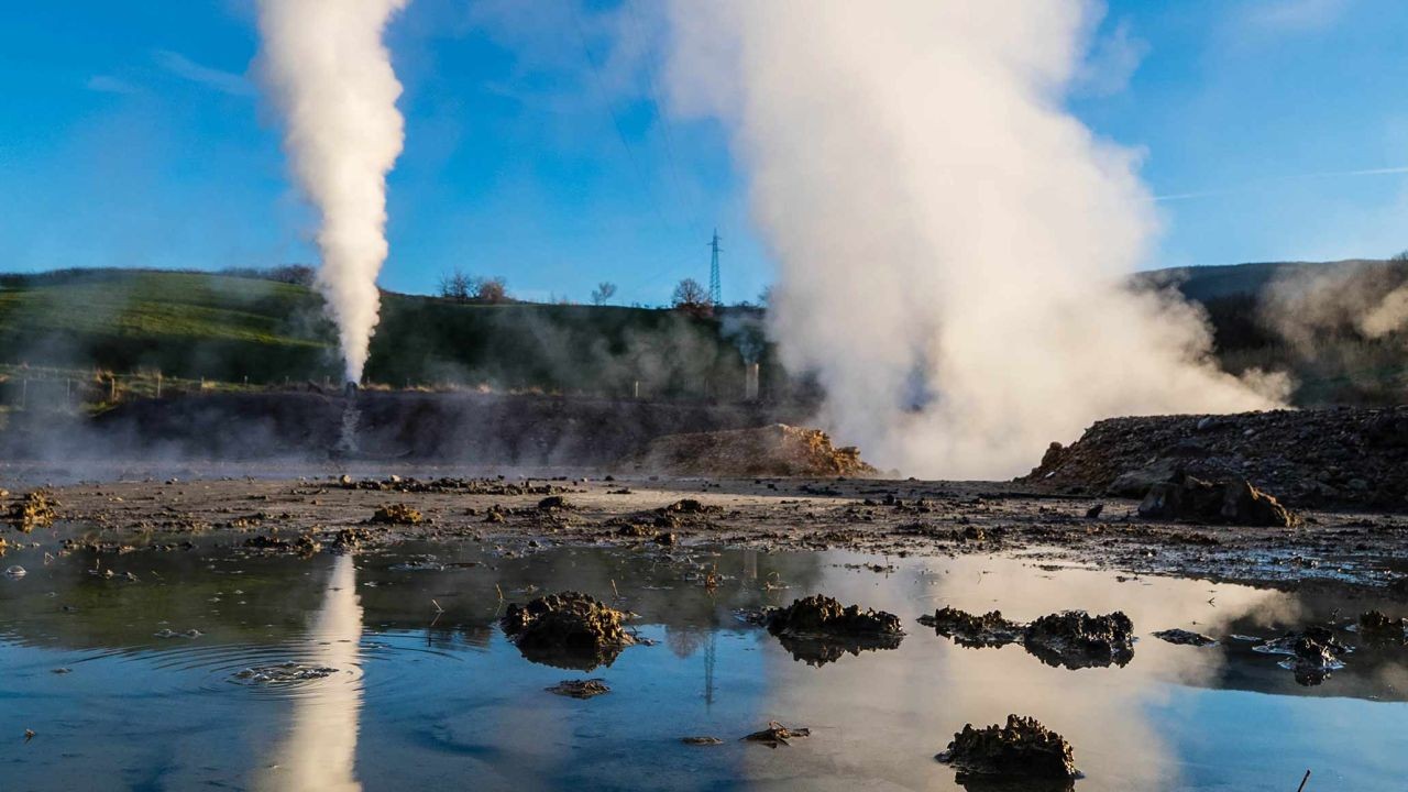 Why Volcano and Geothermal Videos Attract Science and Adventure Tourists to NZ