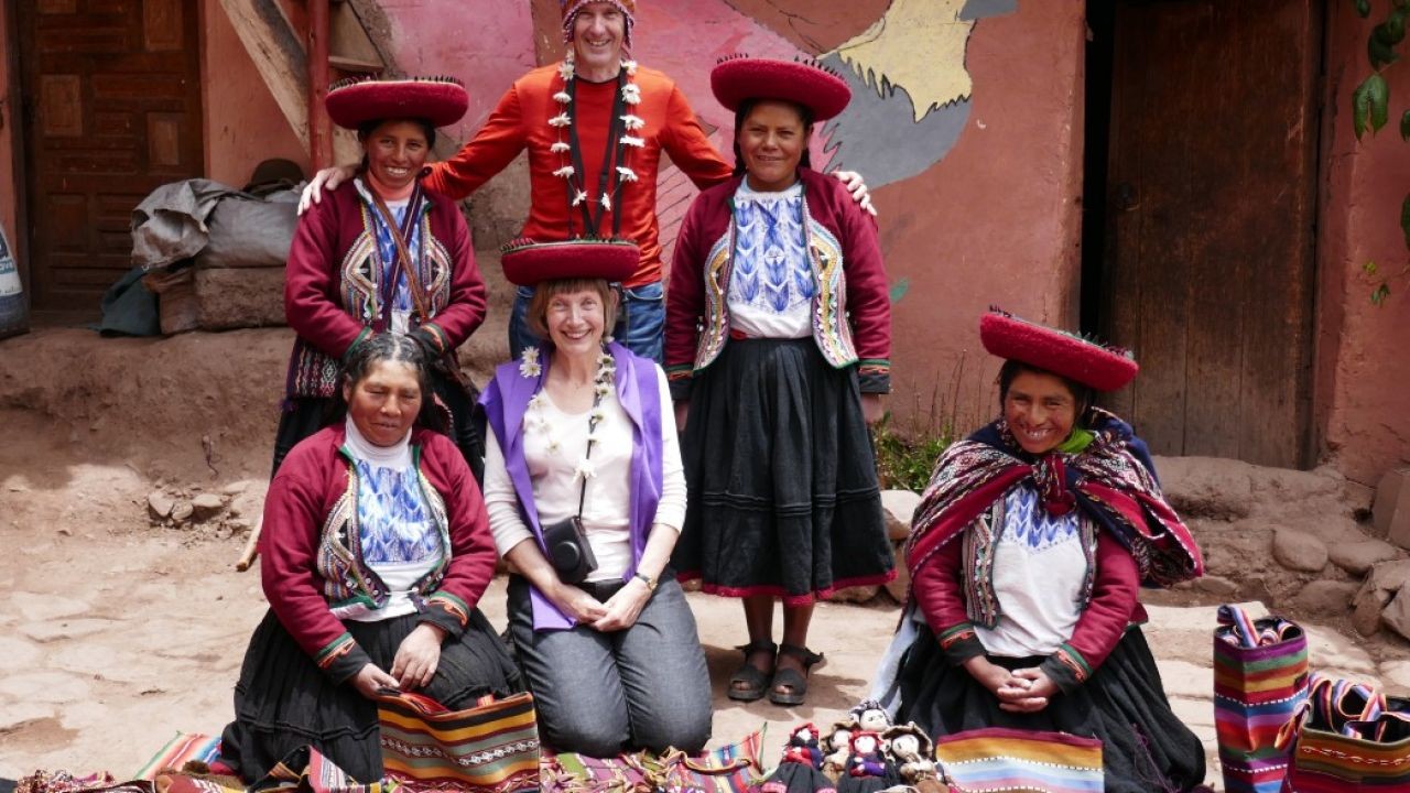 How Guided Cultural Tour Videos Build Trust for International Travellers