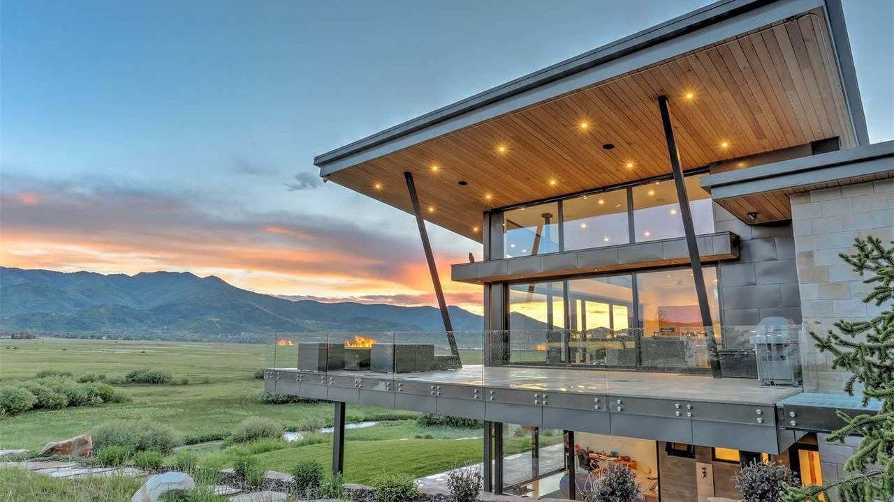 How Eco-Luxury Homes in New Zealand Use Video to Stand Out Globally