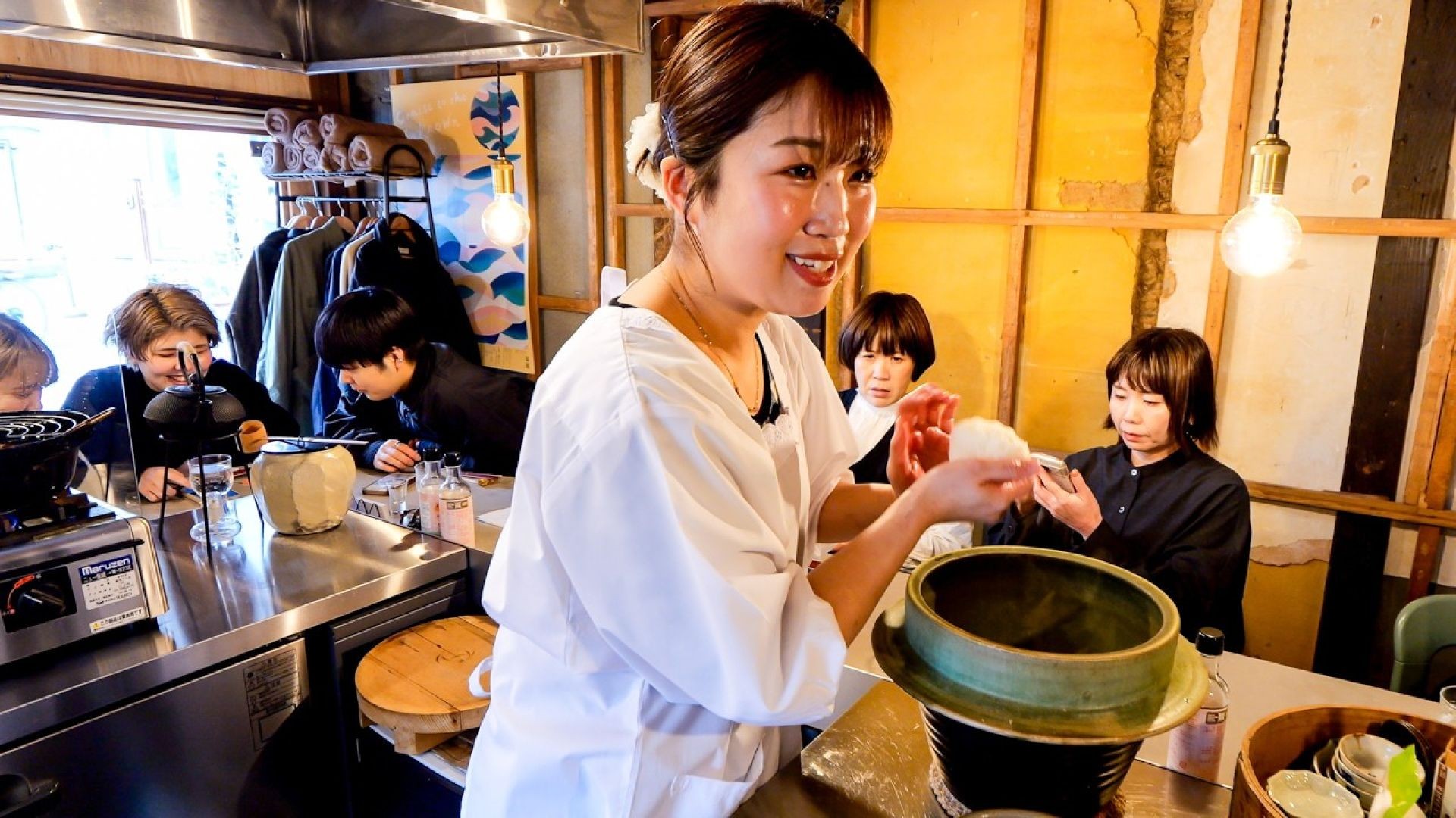 36-Year-Old Former Office Worker Runs a Hiroshima Onigiri Shop with Huge Handmade Meals
