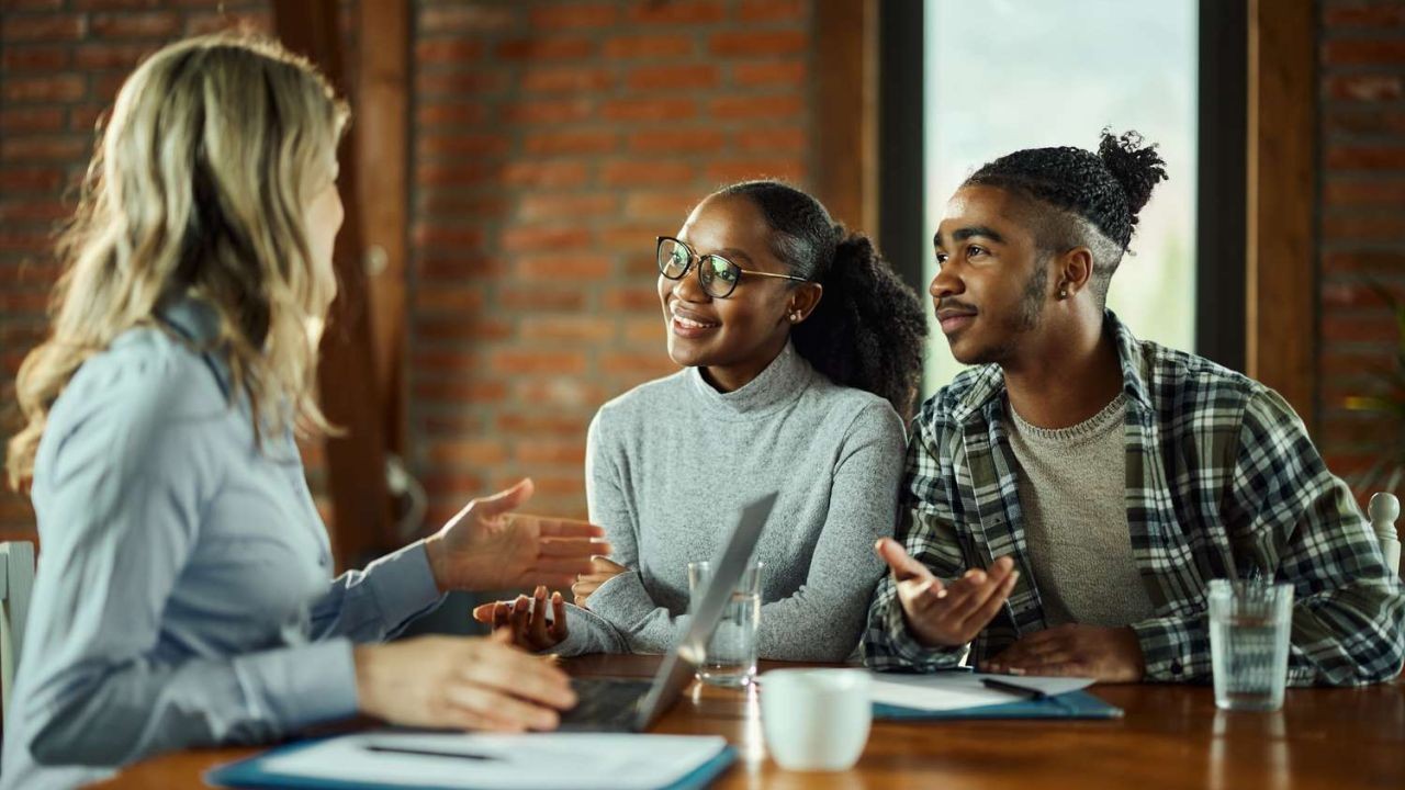 How Financial Advisors Use Video to Grow Aussie Client Portfolios