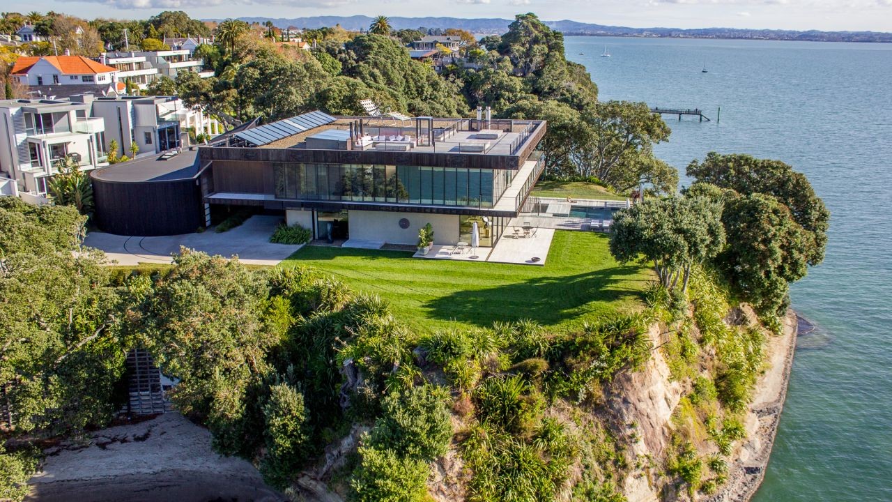 Auckland Real Estate Video Reports Tracking Price and Development Trends