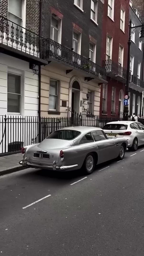 DB5: An Unmistakable Automotive Icon