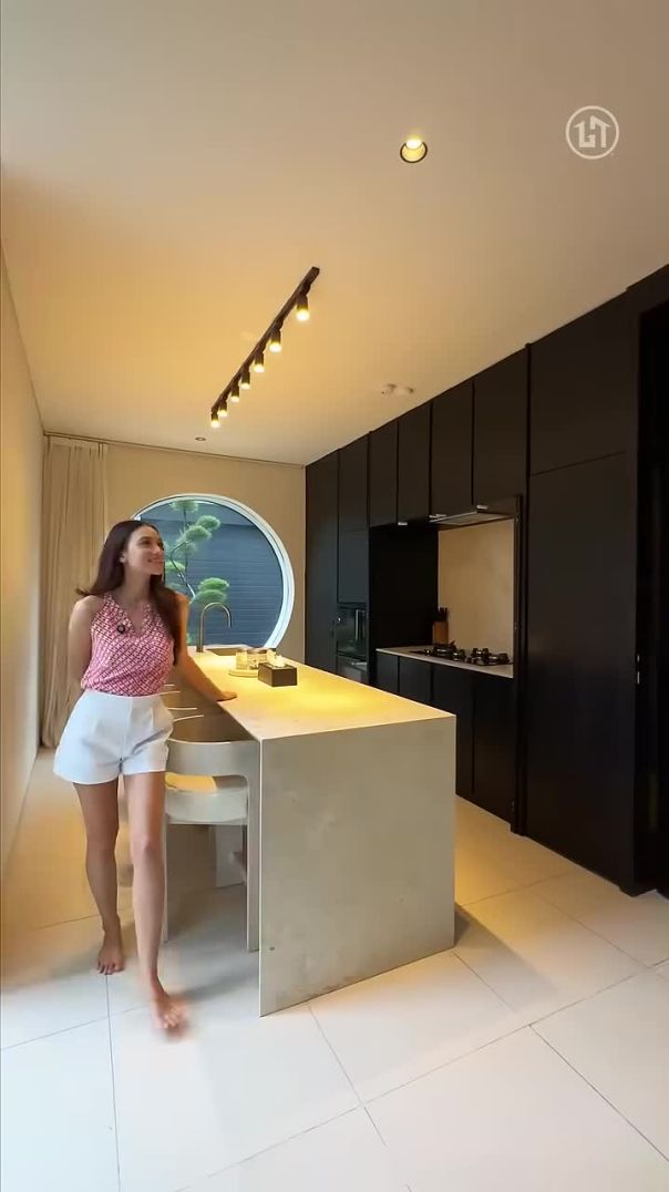 Bold Minimalism in Modern Home Design