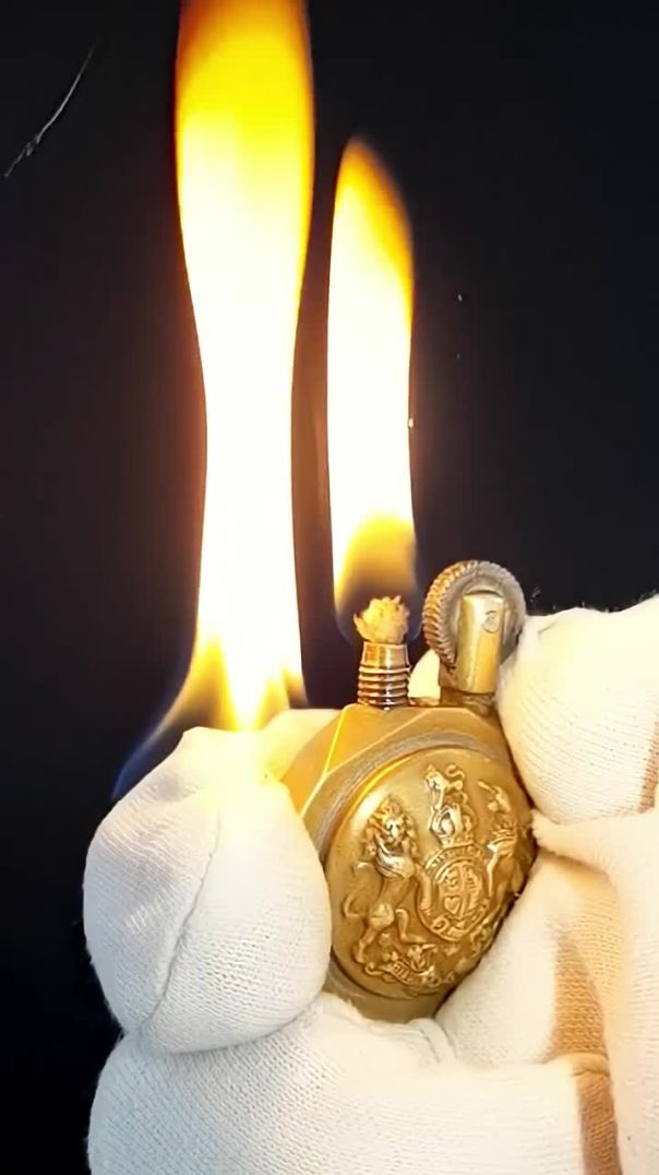 British Medallion Trench Lighter [1910s] 🔥