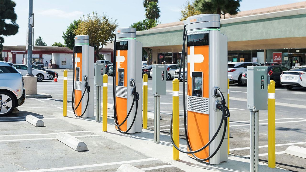Why Charging Stations in Australia Are Not Keeping Up with Demand – Is It Australia’s Next Big Thing?