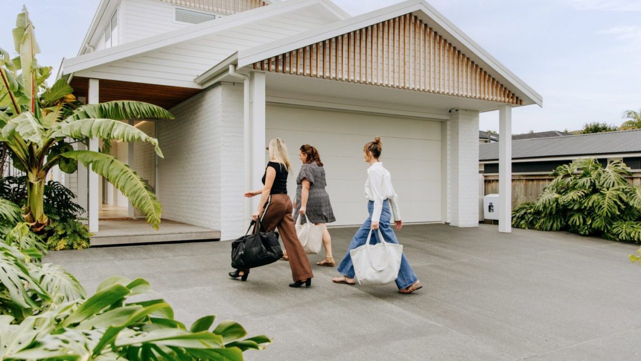 5 Reasons Why Some Australian Homes Stay on the Market Forever – Avoid Disaster with These Expert Insights