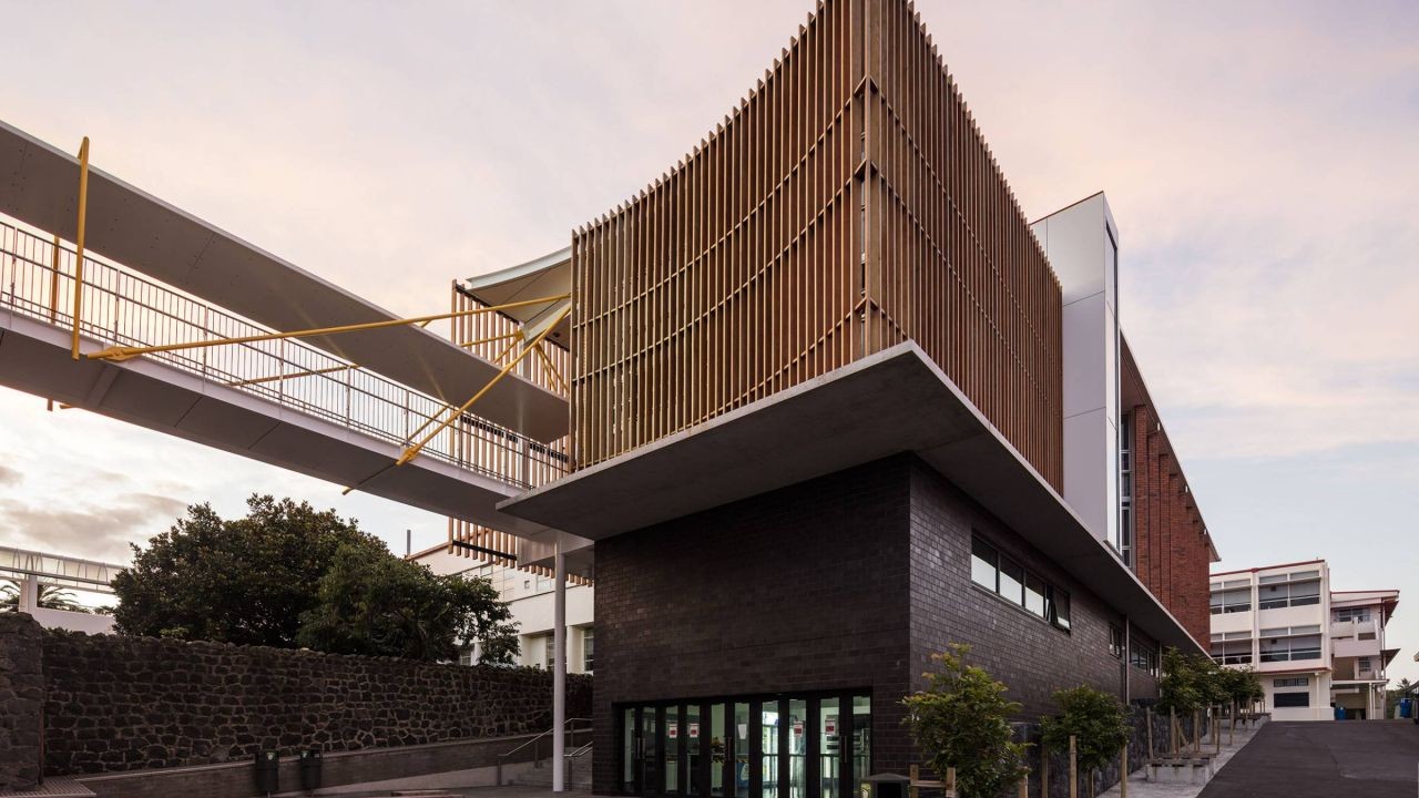 Behind the Curtains: What It’s Really Like to Attend Auckland Grammar School – Why It Matters for New Zealanders