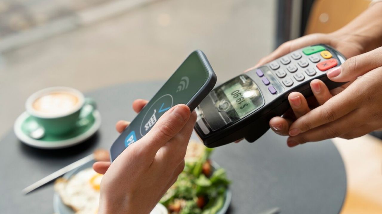 Will Cryptocurrency Be Used for Dining Payments in Australia? – (And What It Could Mean for Local Jobs)