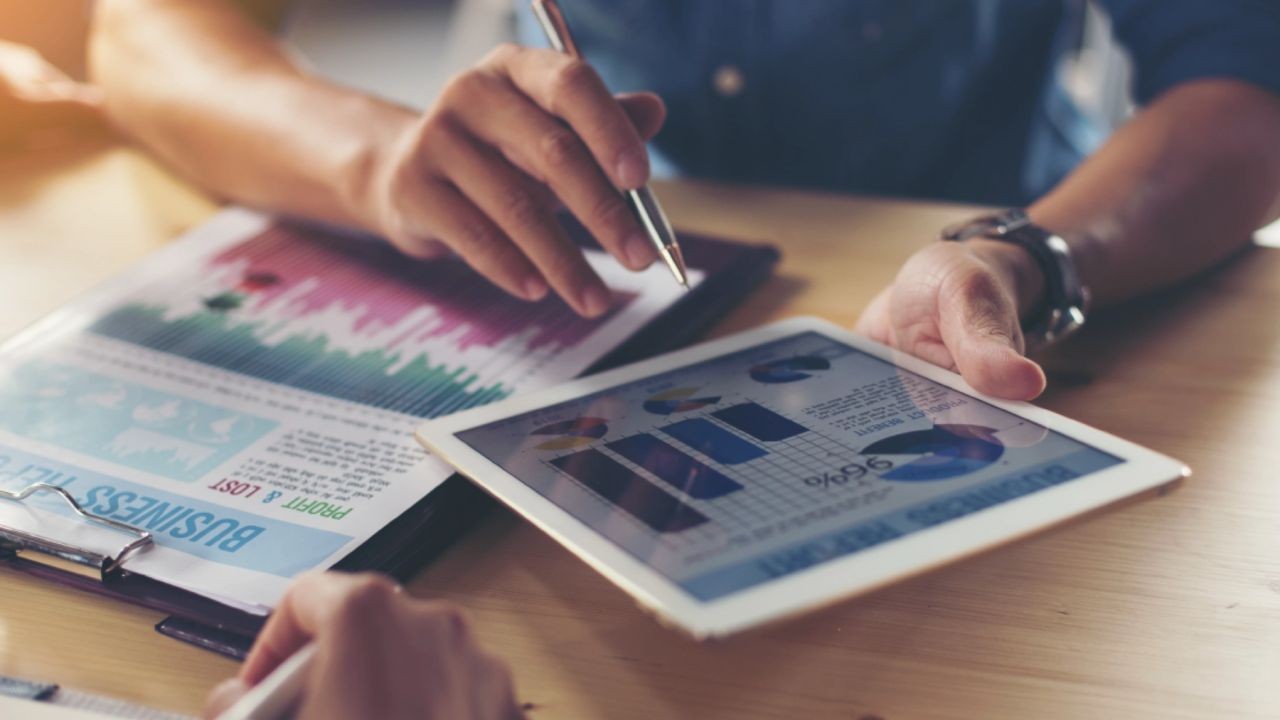 5 Weird Business Ideas That Made Australian Entrepreneurs Millions – What Every Australian Should Know