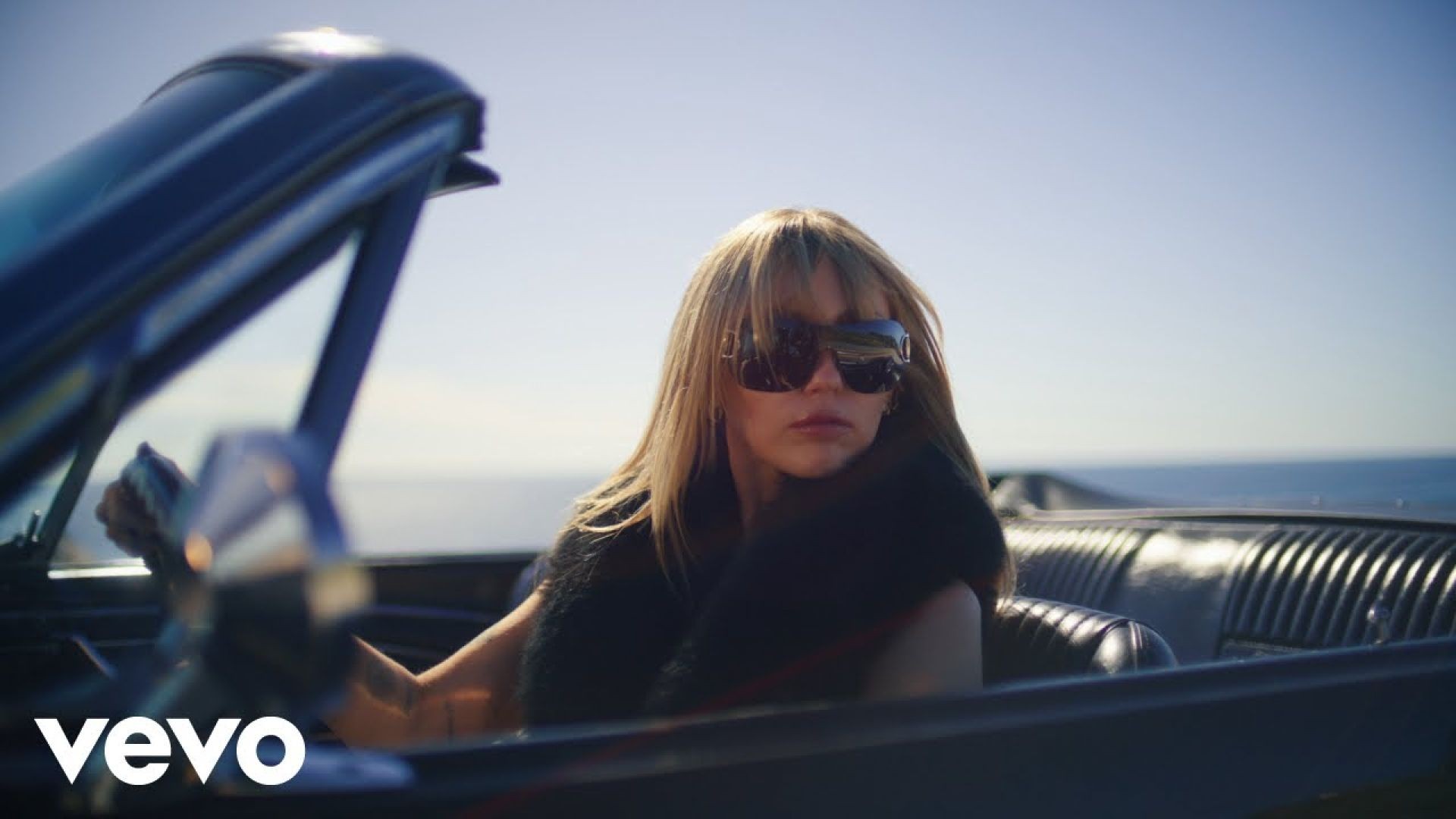 Miley Cyrus Performs “Younger You” | Hannah Montana 20th Anniversary Special