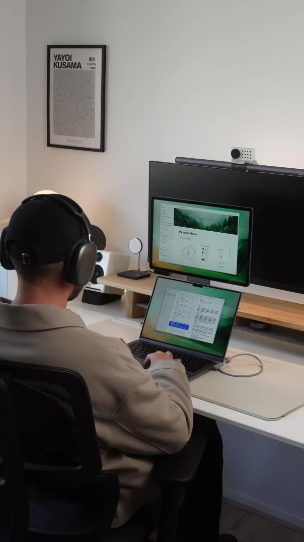 Is the SOTSU FlipAction Pro 16 the Best Portable Monitor? 🖥️👀