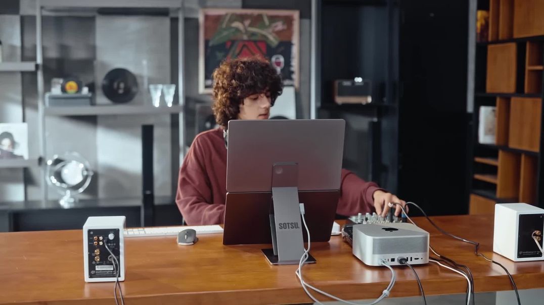 Do You Really Need a Portable Monitor? | SOTSU FlipAction Could Change Your Desk Setup