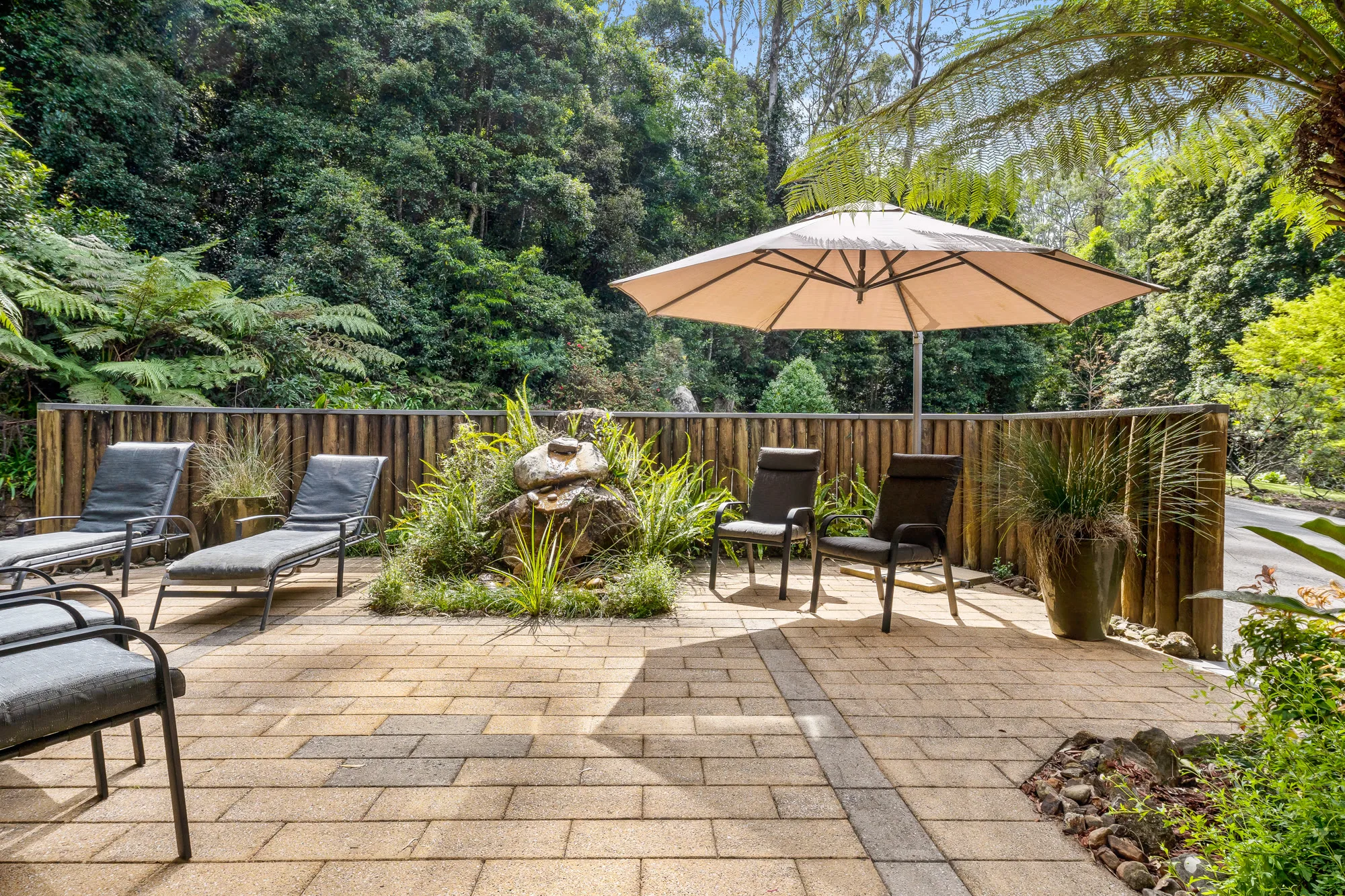 Sunny courtyard at Cedarvale NSW
