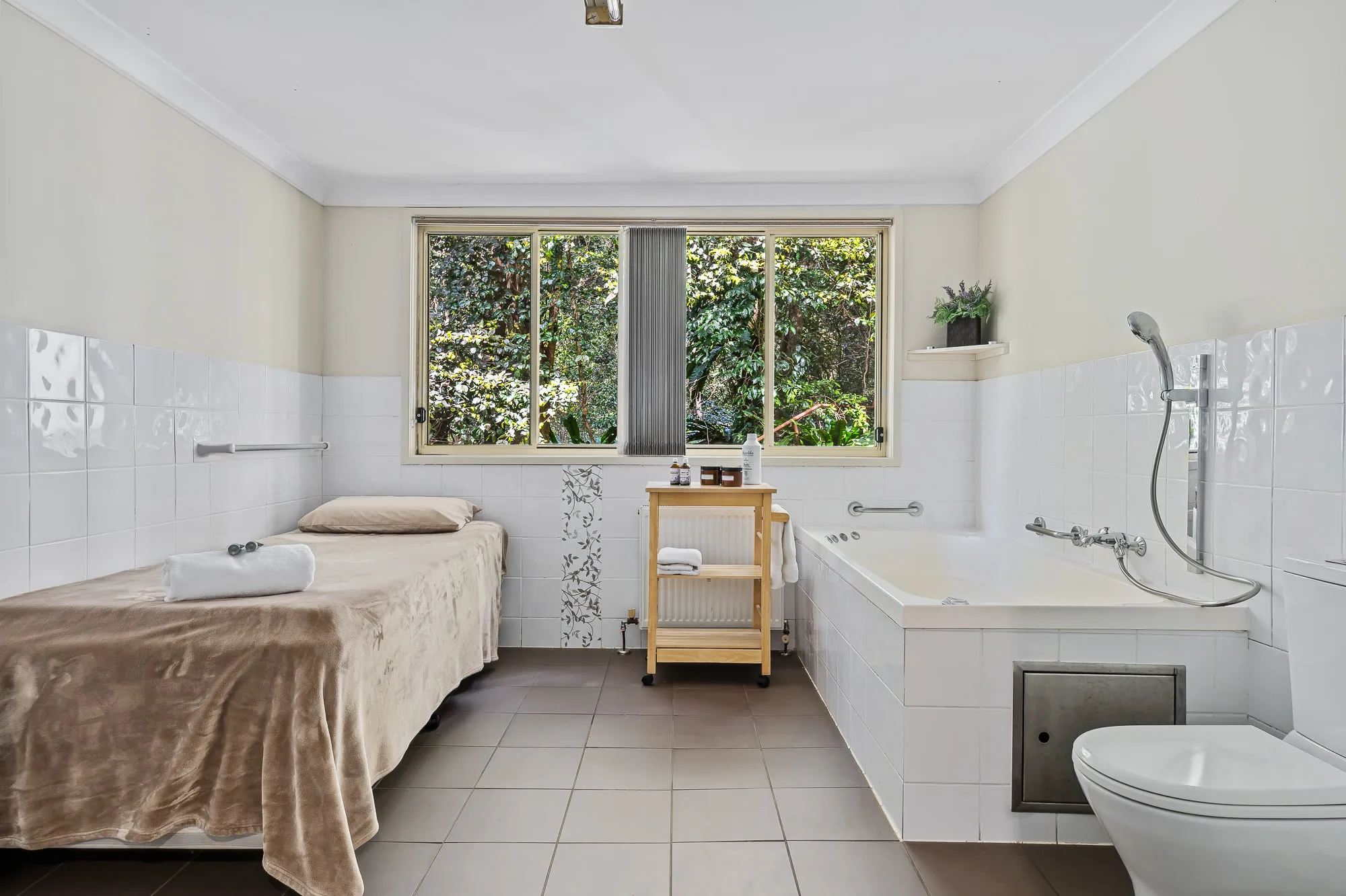 Treatment room ready for therapies