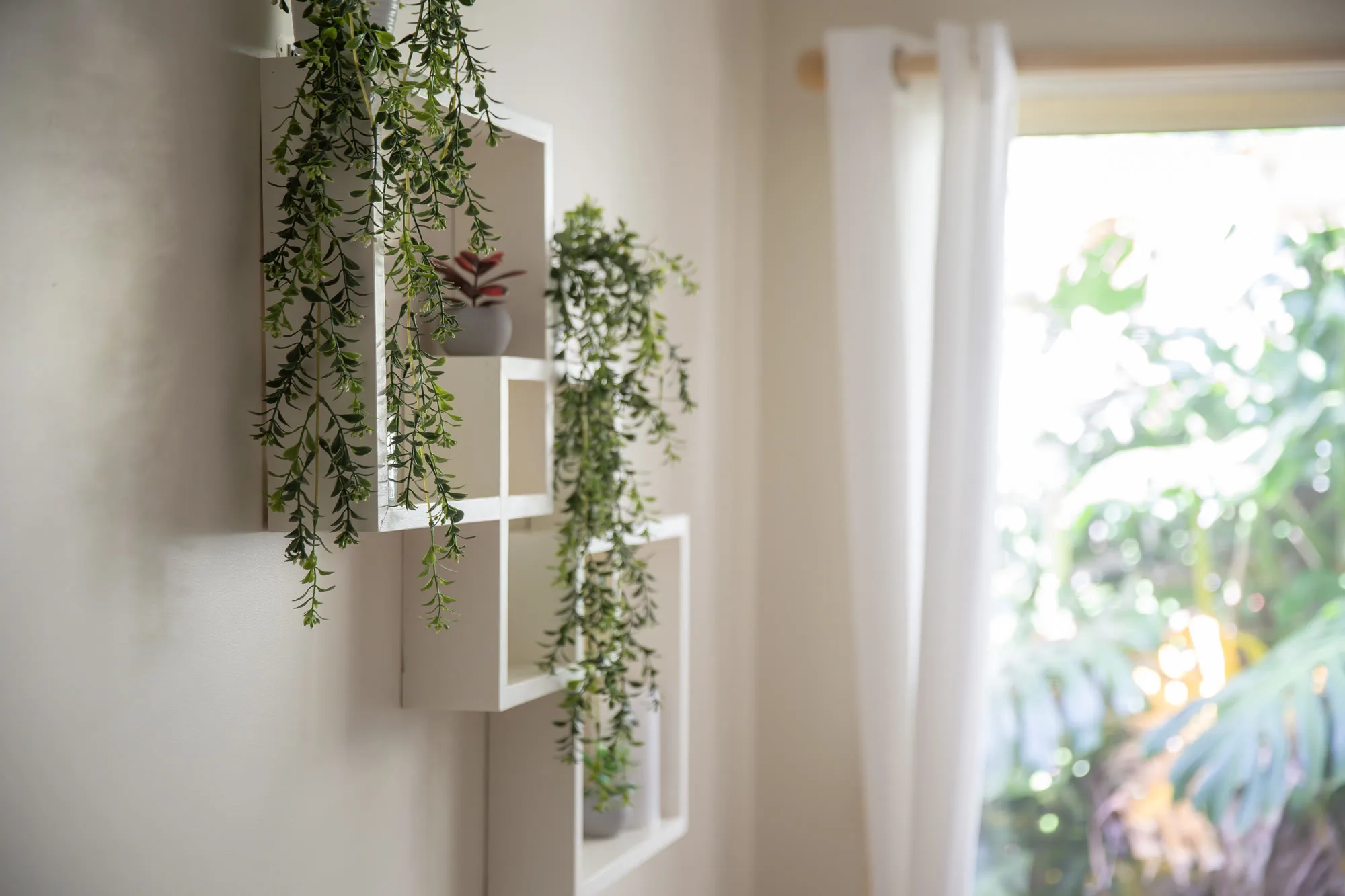 Warm wall decor in a guest room