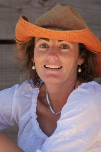 Maggie MacKellar author