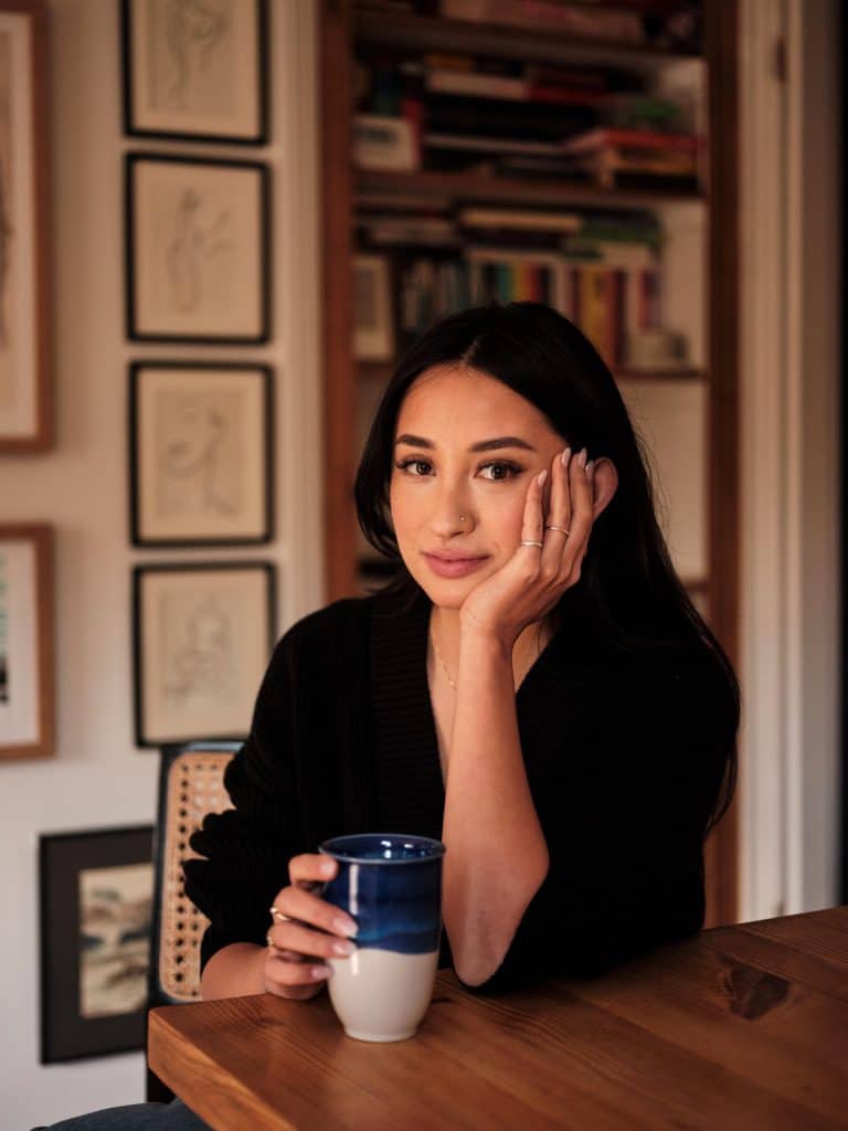 Ela Lee, author